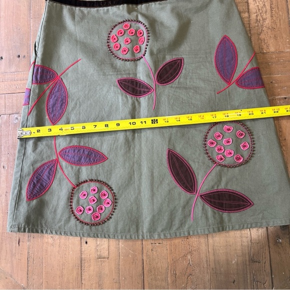 Boden Floral Embroidered Y2K Skirt Olive Chino Retro Knee Length Preppy US 6 - Picture 11 of 13